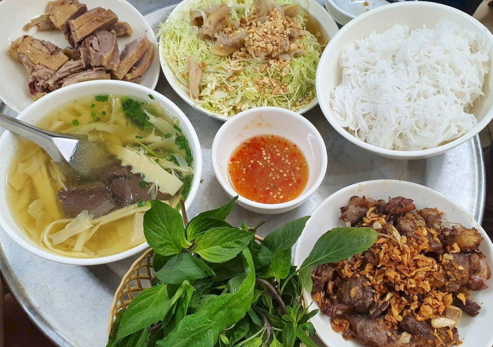 Mouthwatering ngan chay toi with perfectly roasted duck and golden